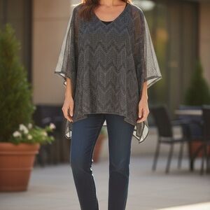 Agua Bendita Black and White Zigzag Blouse